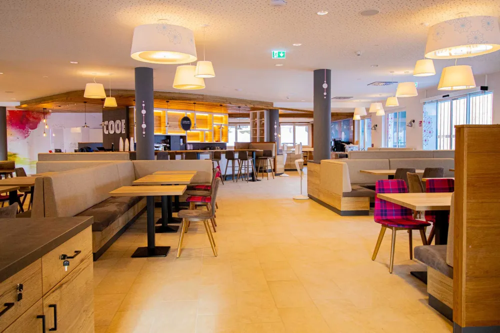 Restaurant_Bad-Kleinkirchheim_Sommer_2021 (1).jpg